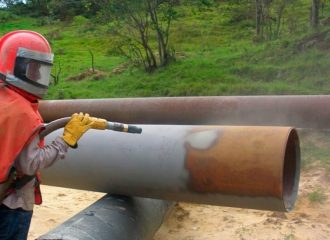 Пескоструйная обработка трубопровода, ферм, мостов